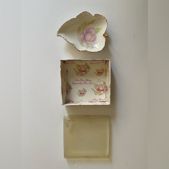 VTG Leaf Shaped Hand Painted Dish With Pink Flowers Gold Rim, small - Picture 4 of 8